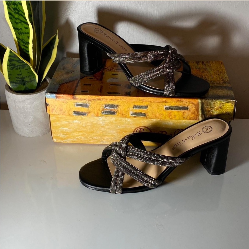 Bella Vita Black and Gold Strappy Heels